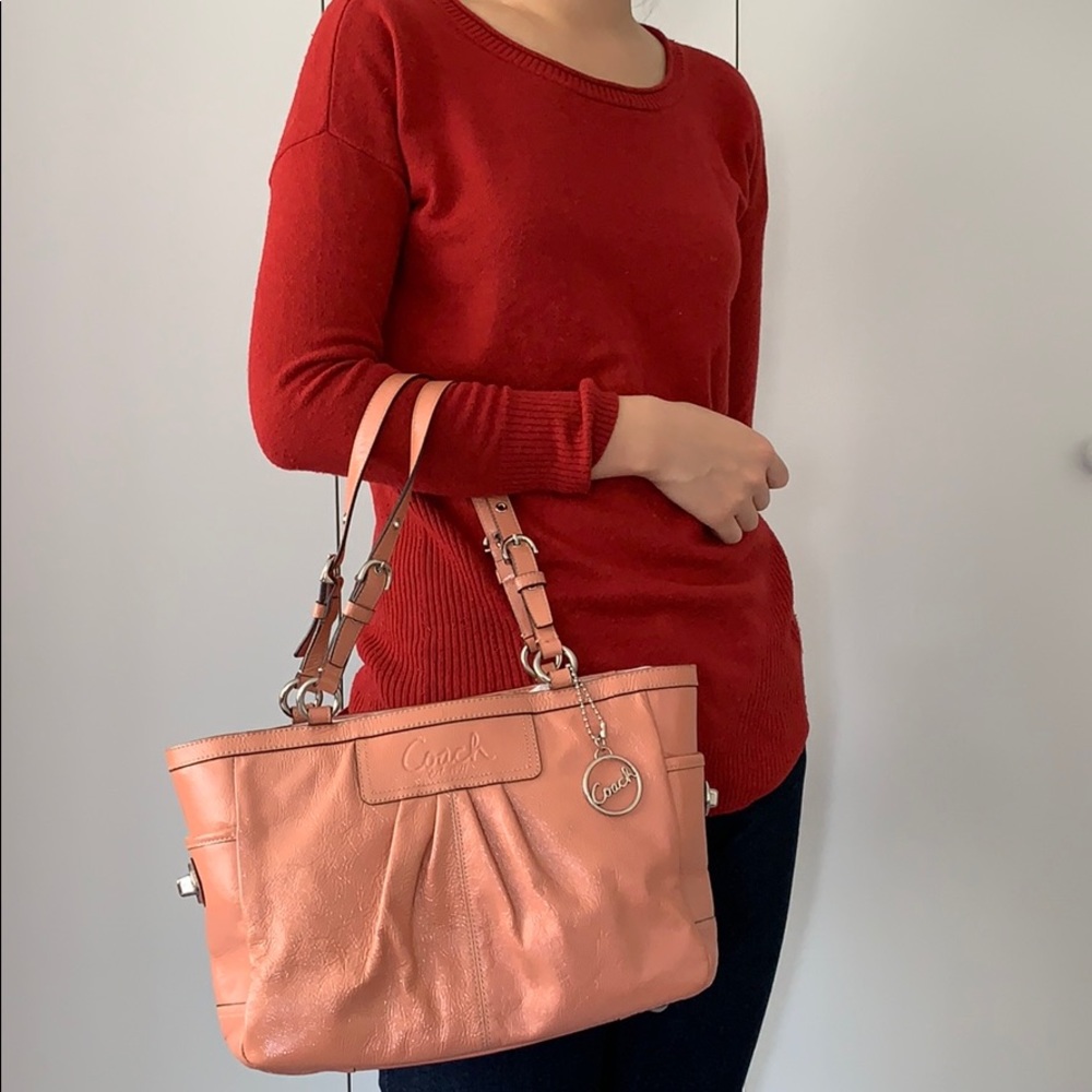 Coach:  pink full grain leather purse